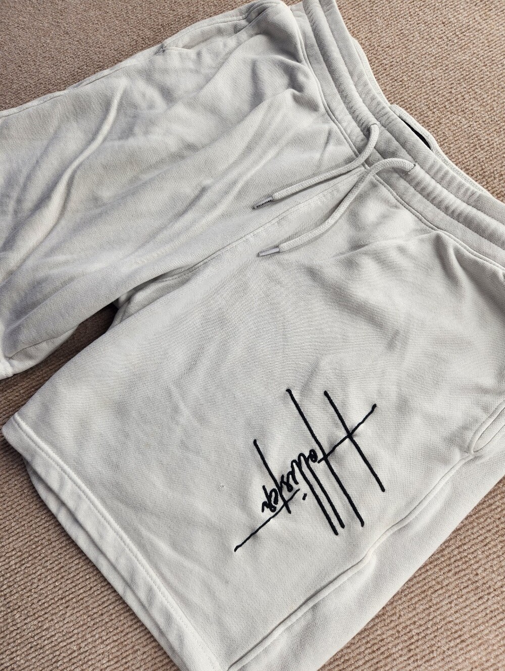 Hollister Men’s White Cotton Sweat Shorts Drawstring Logo Pockets Size Large